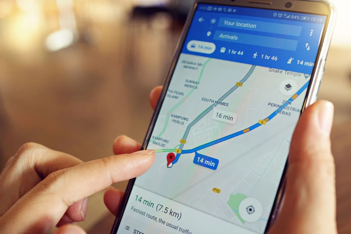 Nietypowy pomysł pewnego artysty. Smartfony kontra Google Maps [WIDEO]