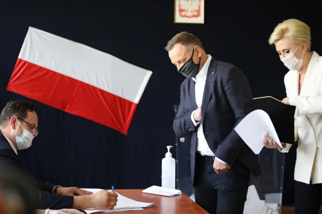 Wybory prezydenckie 2020. Andrzej Duda wygrywa I turę! [EXIT POLL]