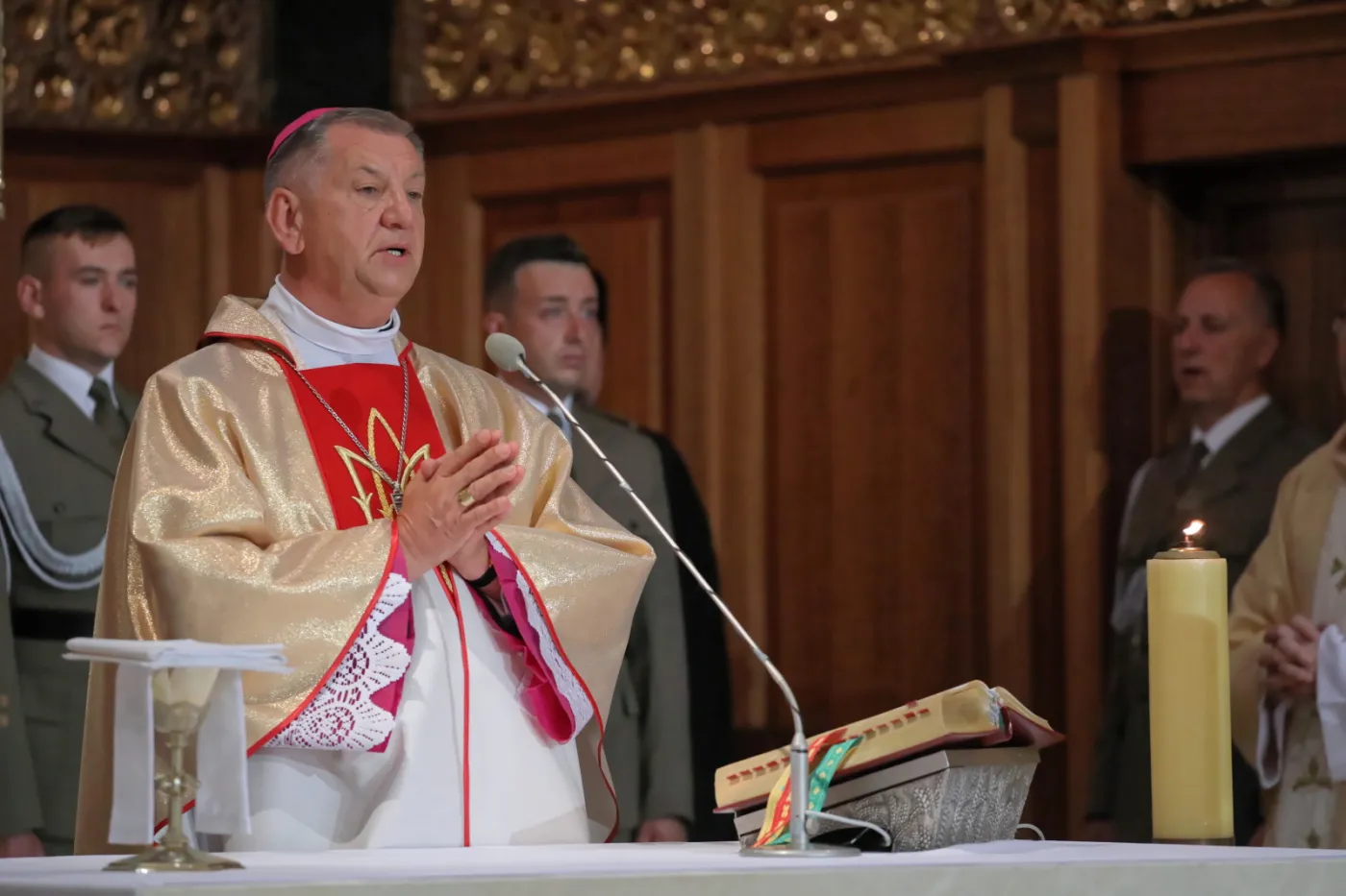 Bp Guzdek: Polacy w 1920 roku powstrzymali narzucaną ogniem i mieczem bolszewicką rewolucję