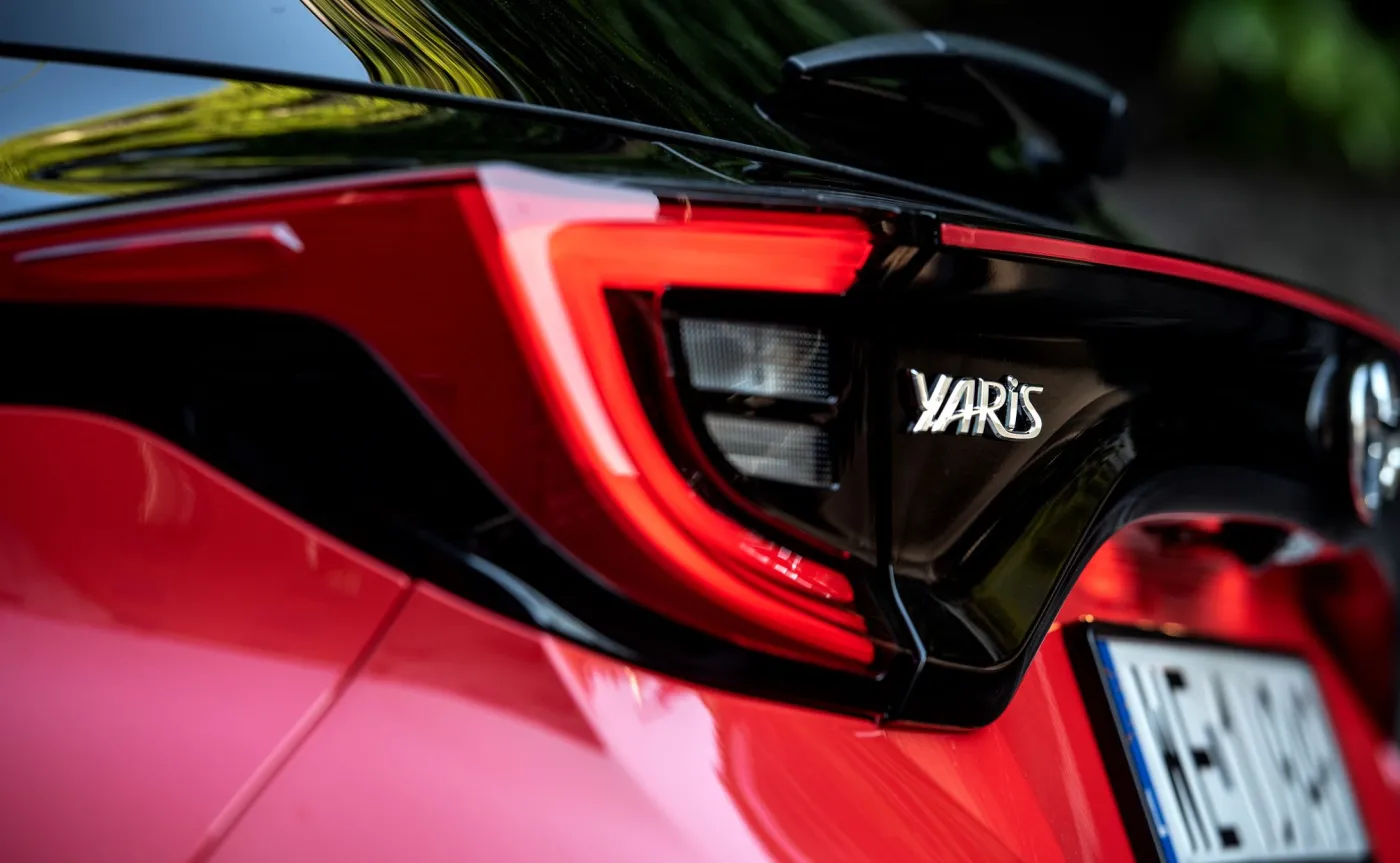 Nowa Toyota Yaris w Polsce tanieje, Corolla schodzi z ceny. To efekt EkoBonusu