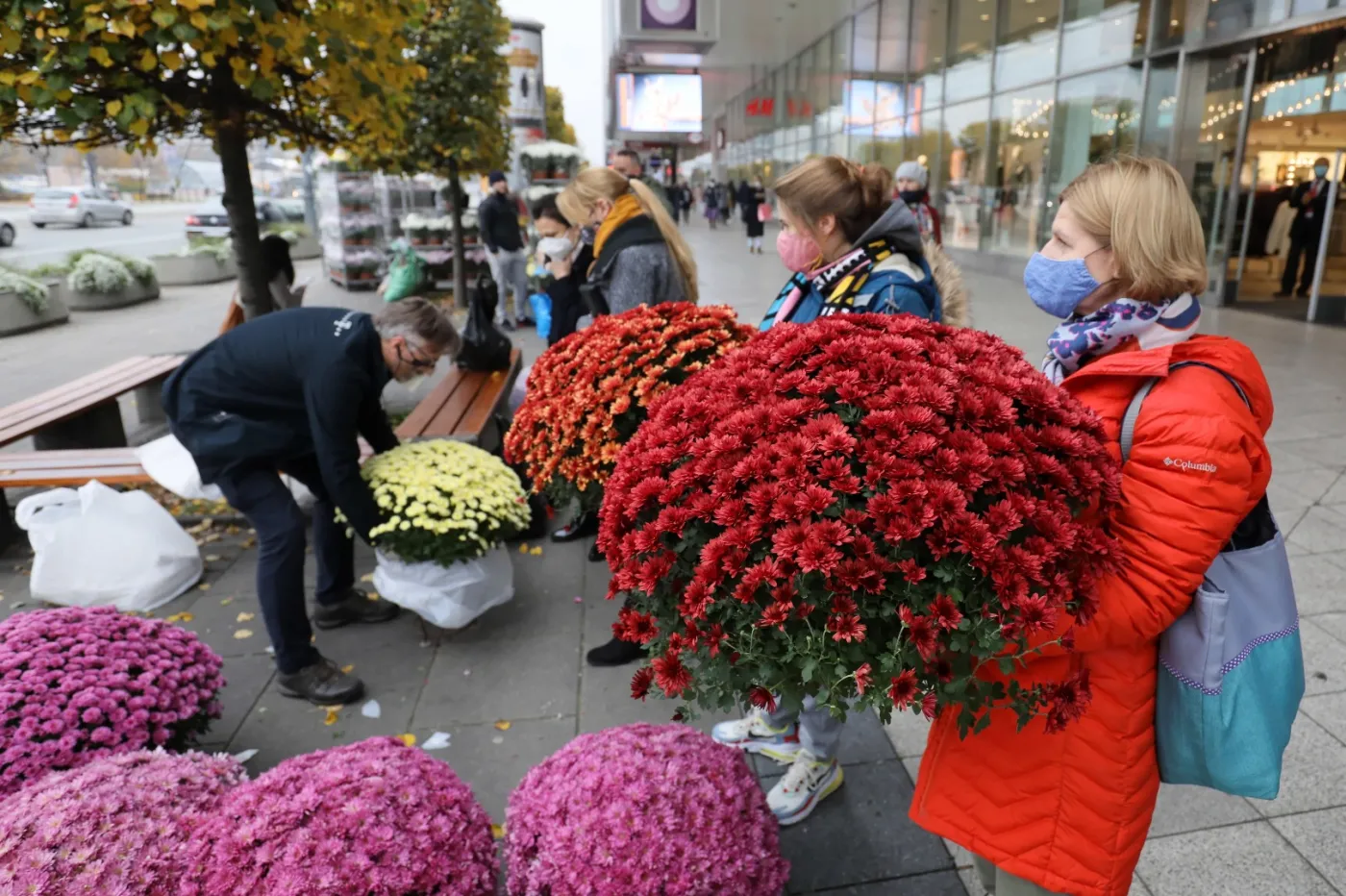 Sprzedawca kwiatów i zniczy: Straciliśmy 70 proc. rocznego dochodu
