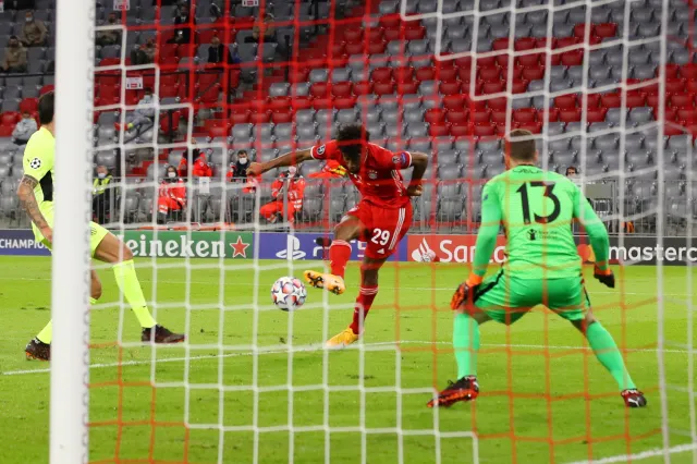 Bayern Ligę Mistrzów zaczął z wysokiego "C". Coman przyćmił Lewandowskiego [WYNIKI i TABELE]