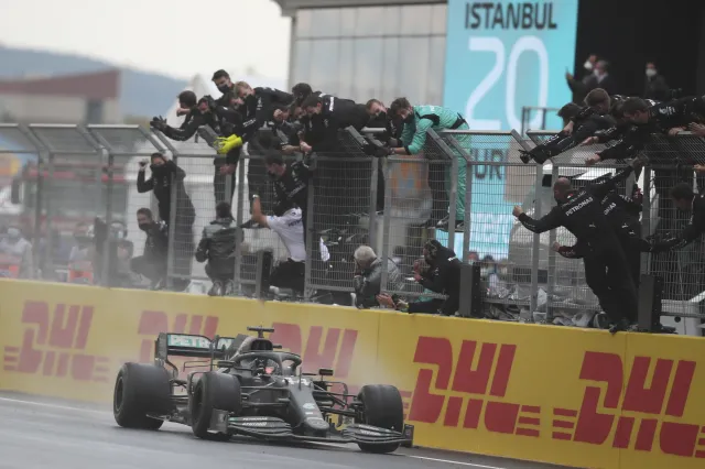 Lewis Hamilton mistrzem Formuły 1. Wyrównał rekord Michaela Schumachera