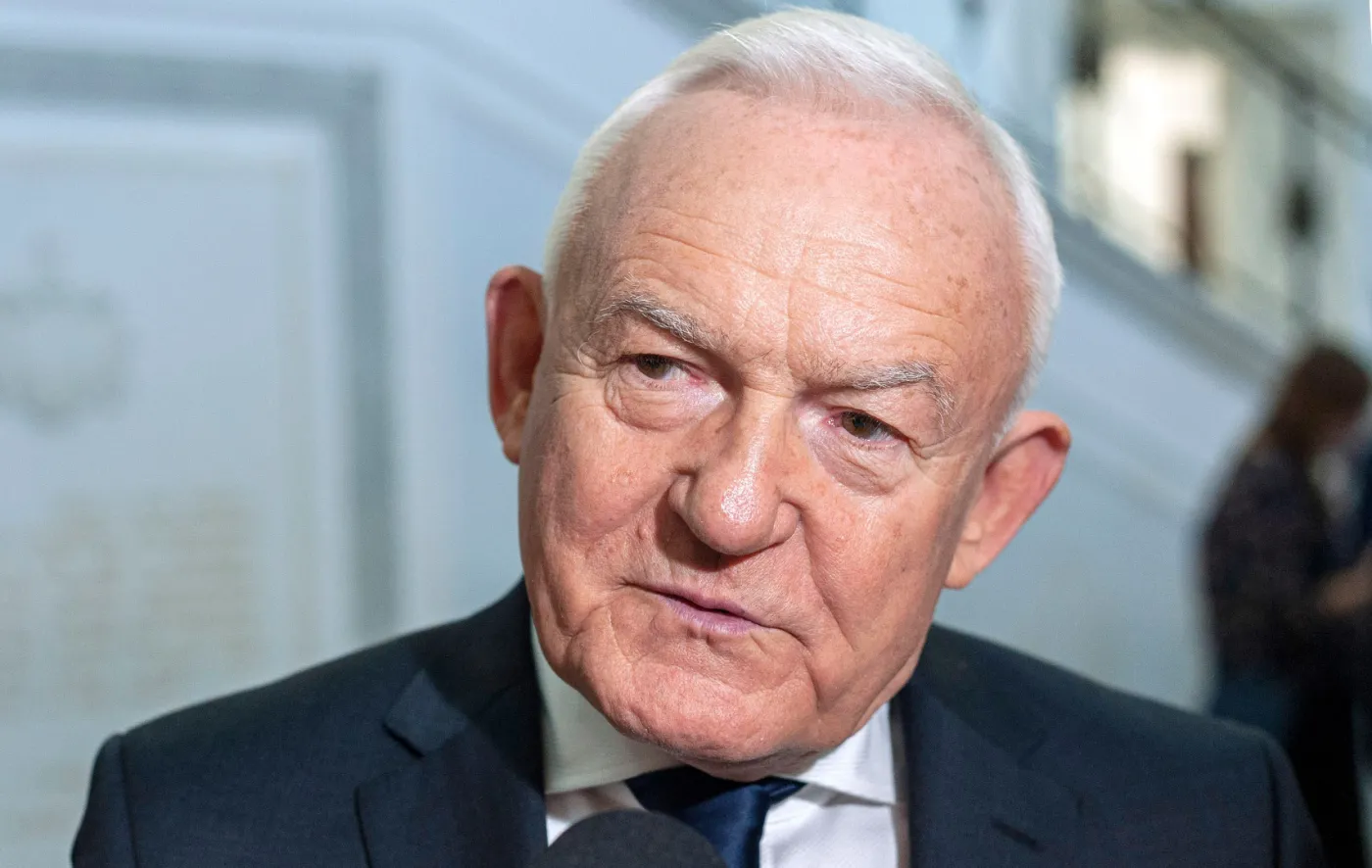 Miller: Wiemy, ile będzie nas kosztować weto. To grubo ponad pół biliona złotych