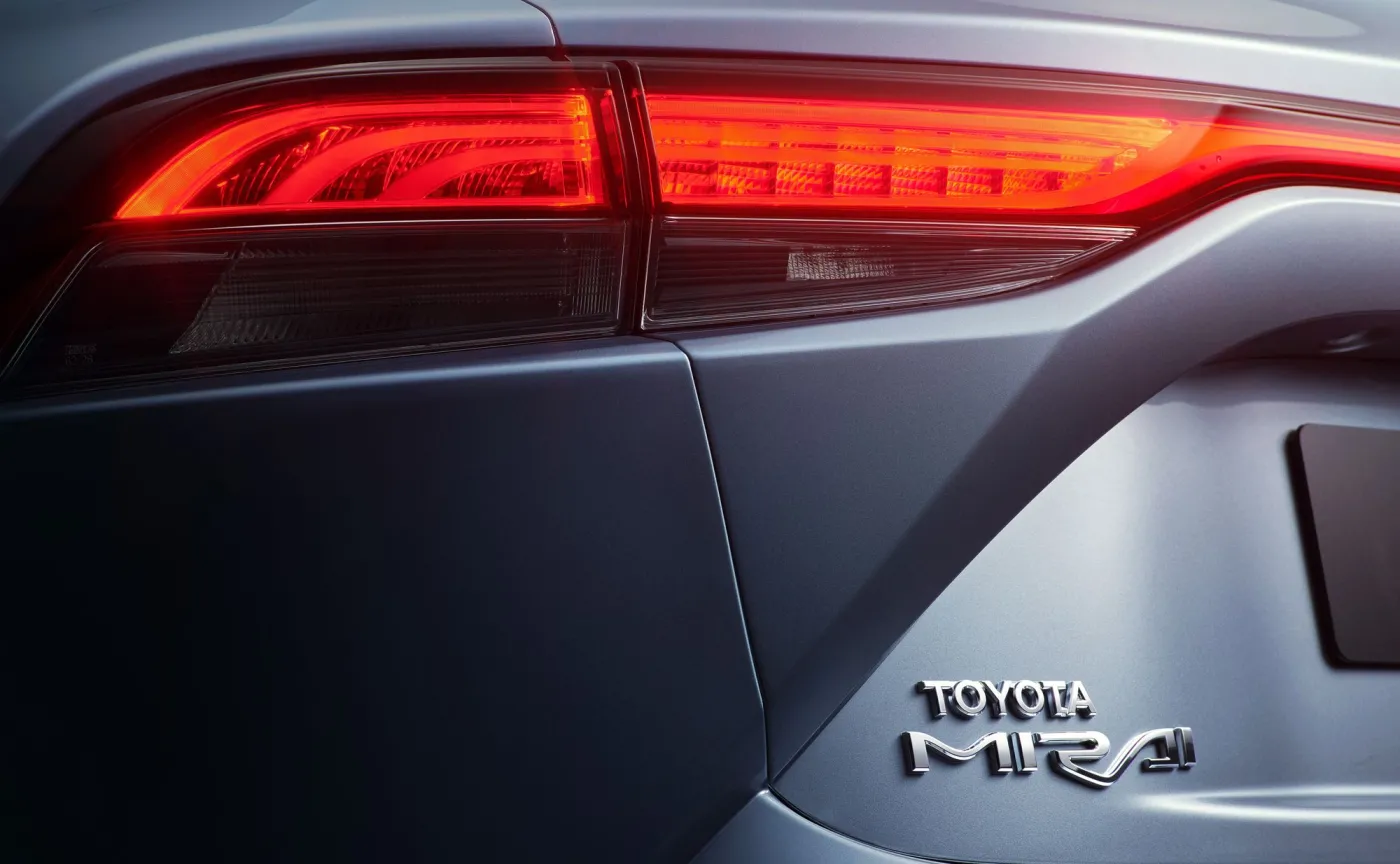 Nowa Toyota Mirai już w sprzedaży. Japończycy 10 razy zwiększają produkcję