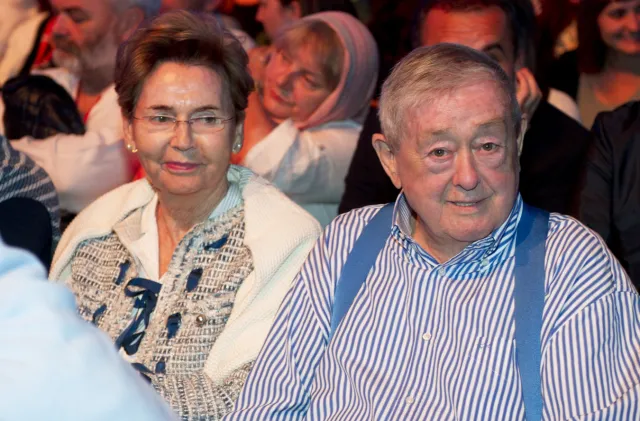 Mariusz Walter i Anna Cieślak wśród zaszczepionych poza kolejnością. Aktorka wydała oświadczenie