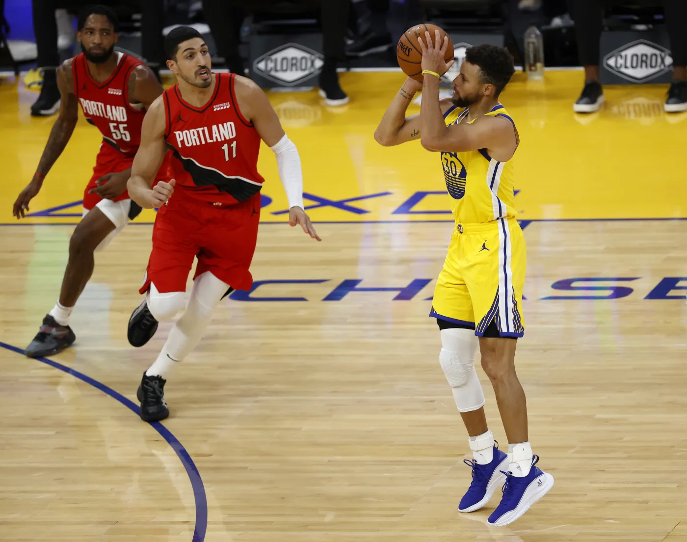 Stephen Curry zdobył 62 punkty. Trzecie zwycięstwo Warriors