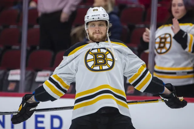 David Pastrnak oddał samochód pielęgniarce walczącej z koronawirusem