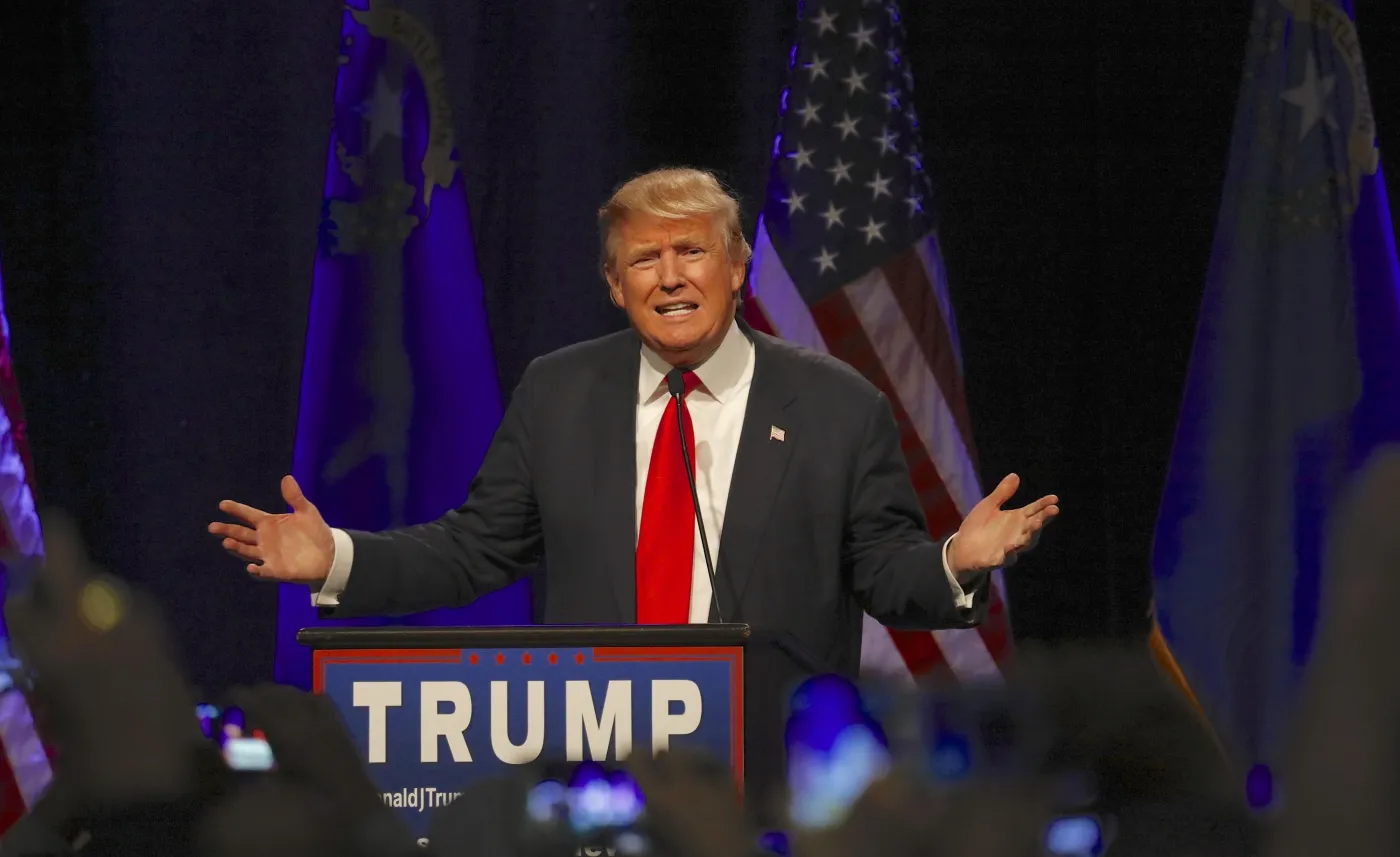 Trump zbiera pieniądze na sądowe batalie i spłatę długu. "Co nam szkodzi go udobruchać?"