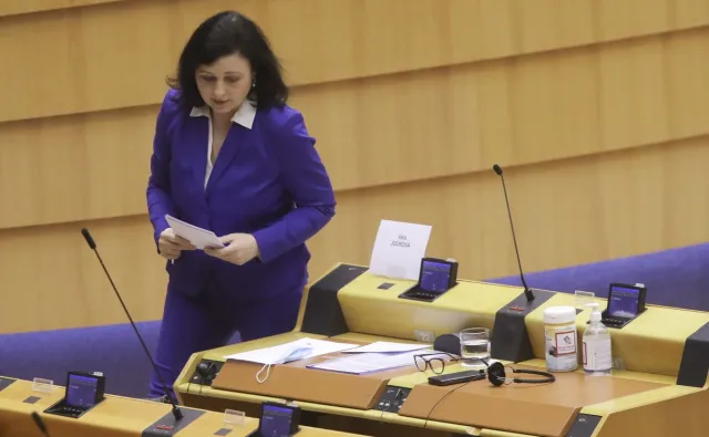 Wiceszefowa KE: W Polsce ogranicza się wolność mediów. "Proszę o dowody" [WIDEO]