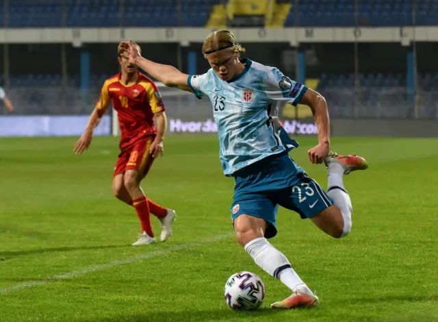 Ojciec Erlinga Haalanda spotkał się z przedstawicielami Barcelony i Realu Madryt
