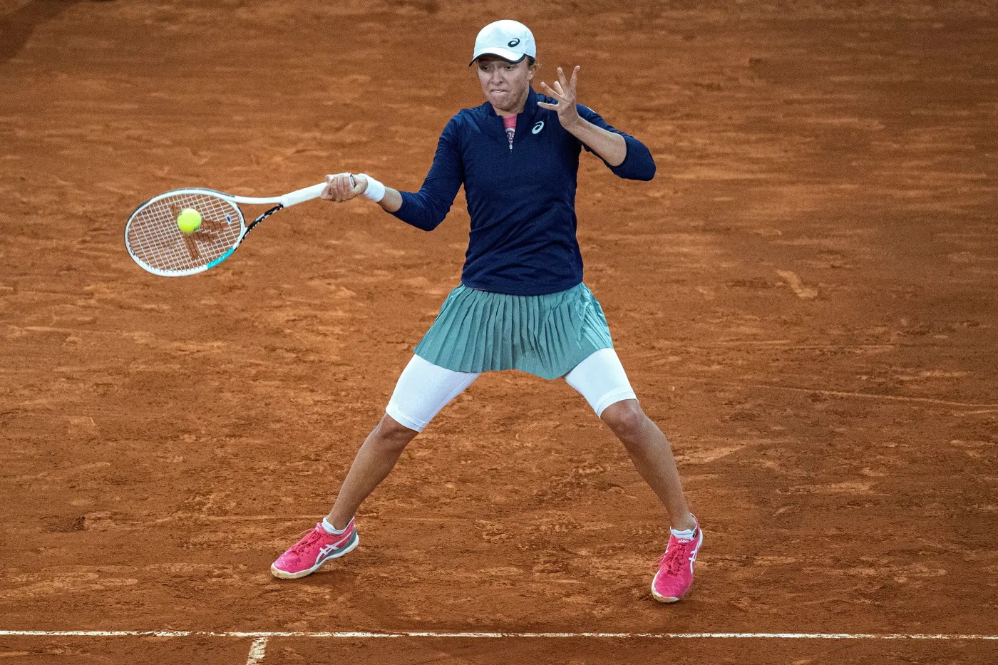 Turniej WTA w Madrycie już bez Polek. Świątek odpadła też w deblu