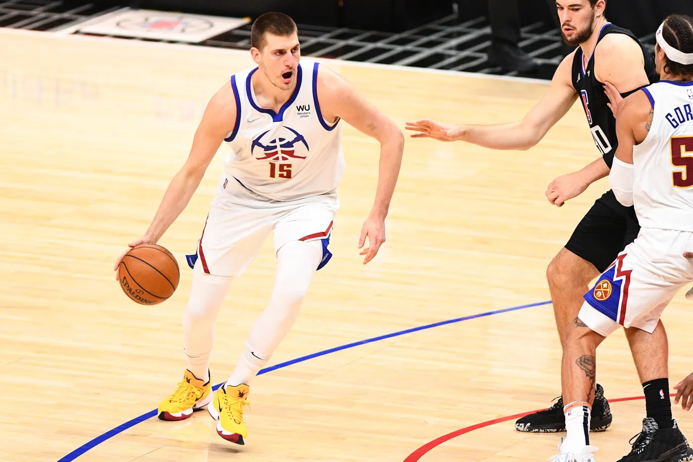 Piąta z rzędu wygrana Denver Nuggets. 30 punktów i 14 zbiórek Jokica