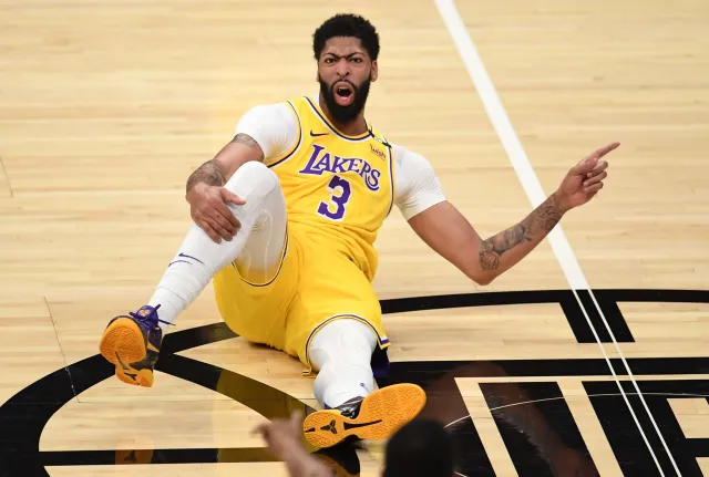 42 punkty Davisa. Los Angeles Lakers pokonali Phoenix Suns