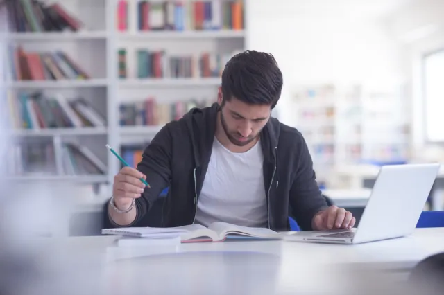 Student nie ma obowiązku utrzymywać się samodzielnie