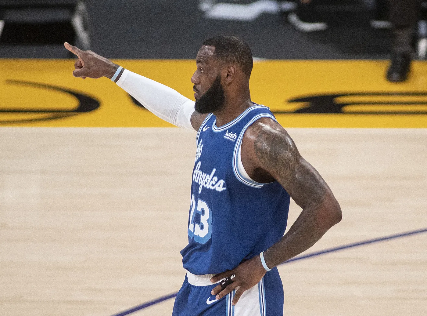 Plaga kontuzji w Los Angeles Lakers. Klub szuka nowego trenera