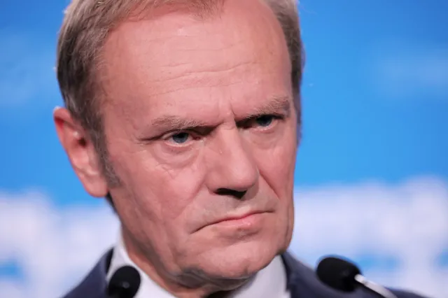 Dziennikarz TVP Info zapytał Tuska o syna. "Czy chce pan to nazwać nepotyzmem"?