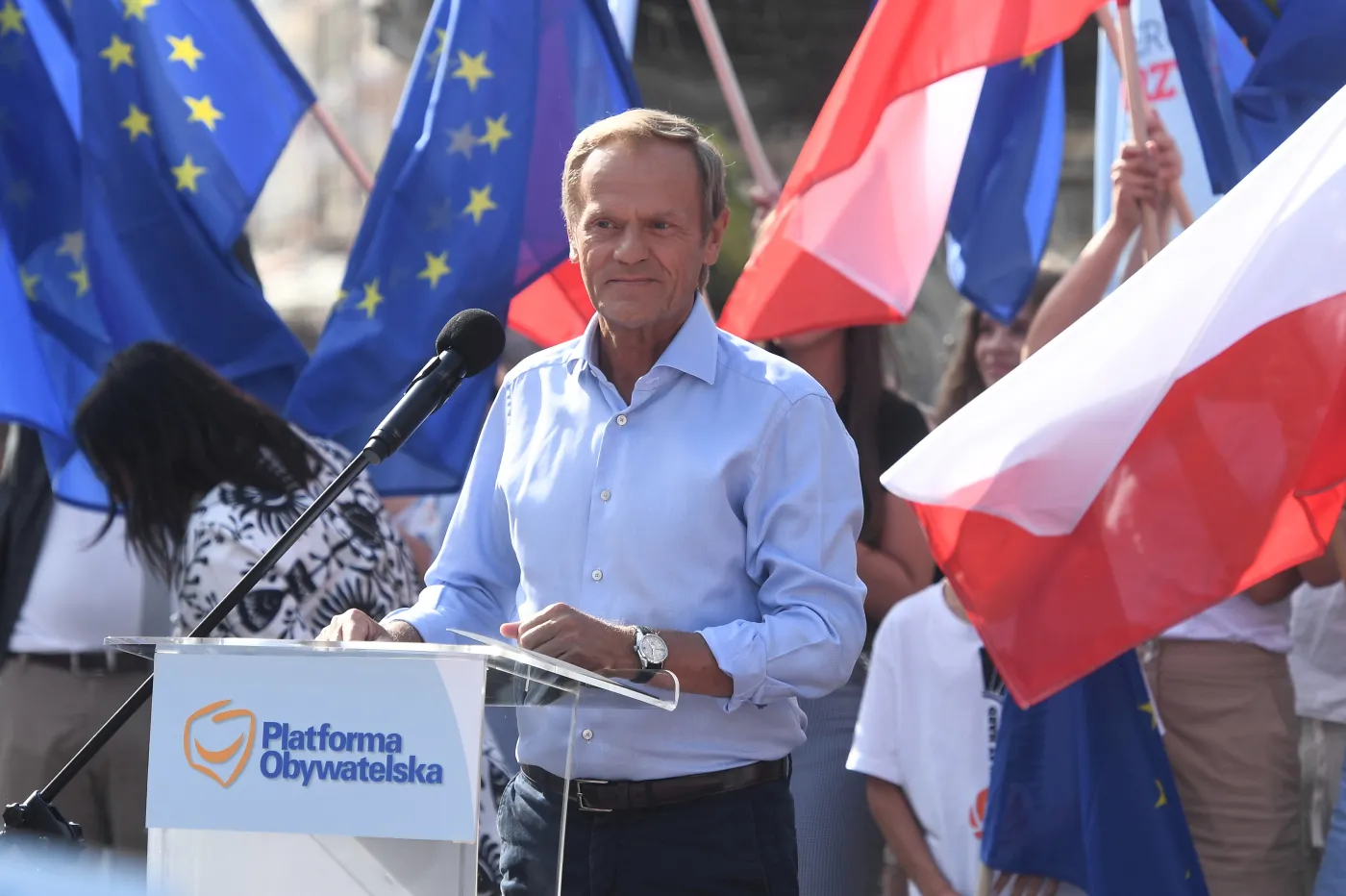 KO goni PiS, Polska 2050 ma kłopot. NOWY SONDAŻ