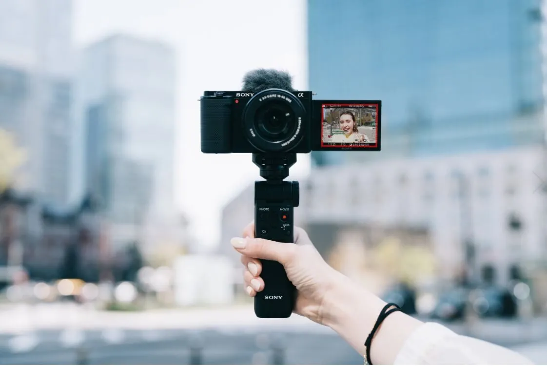 Aparat fotograficzny dla wideoblogerów. Takie rzeczy tylko od Sony