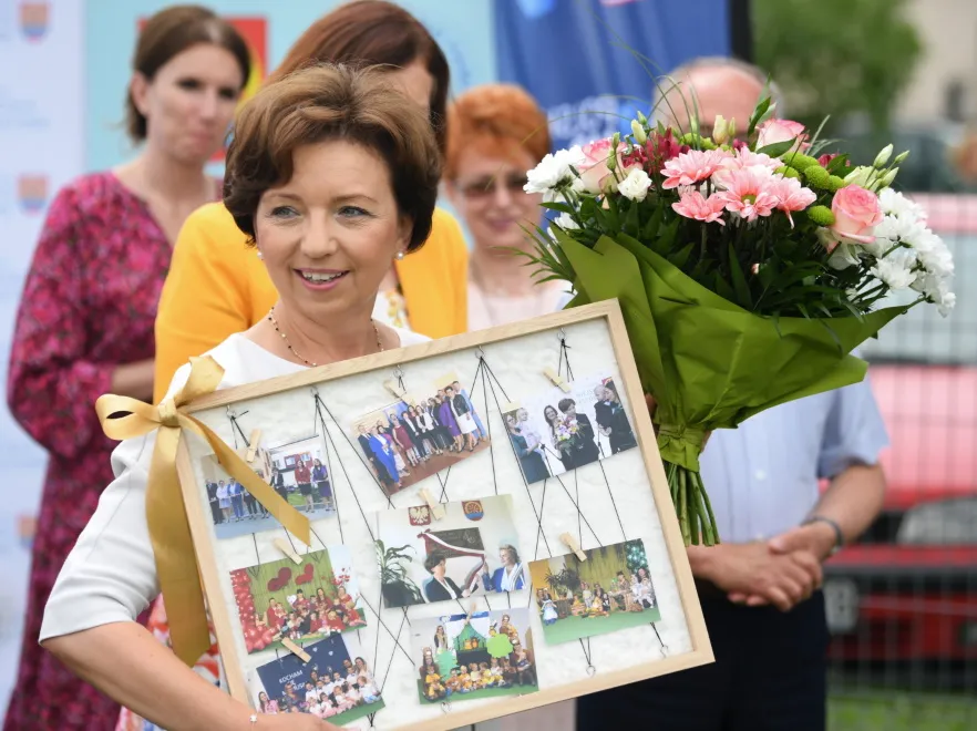 Minister Maląg wyrasta na jedną z najlepiej ubranych kobiet w polskiej polityce
