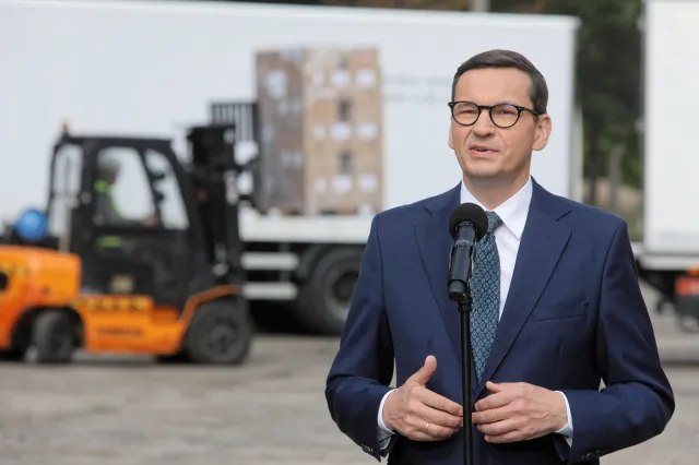 Premier: Szkoła ma wyglądać normalnie, jak półtora roku temu