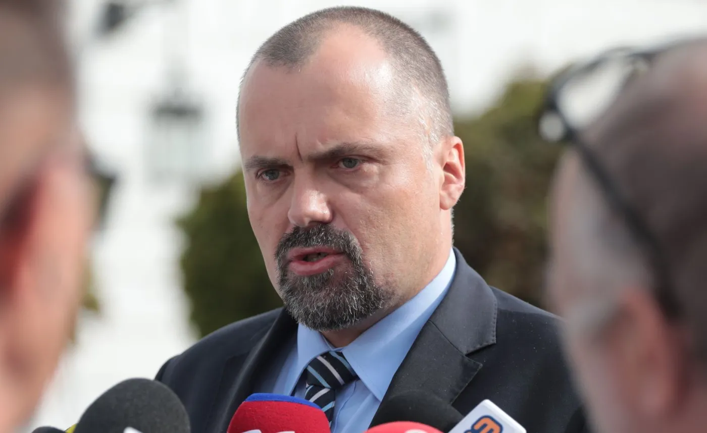 Media straszą polexitem? Prezydencki minister: Bzyczące komary