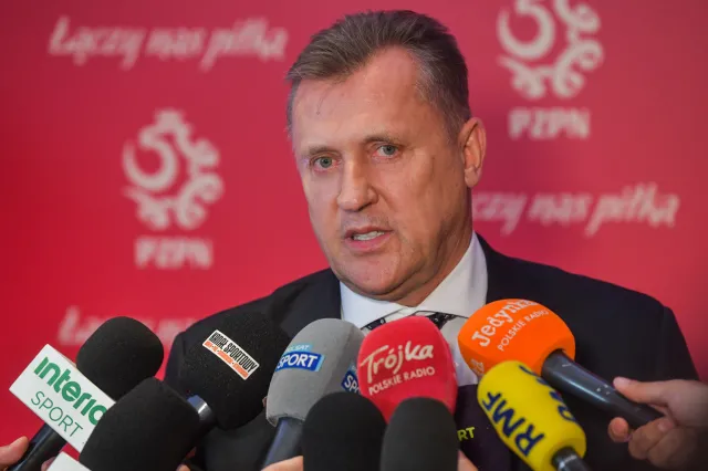Podsłuch w gabinecie prezesa PZPN. Był zamontowany w obudowie grzejnika