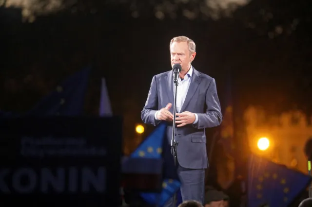 "Zostajemy w Europie". Prounijna demonstracja w Warszawie [RELACJA NA  ŻYWO]