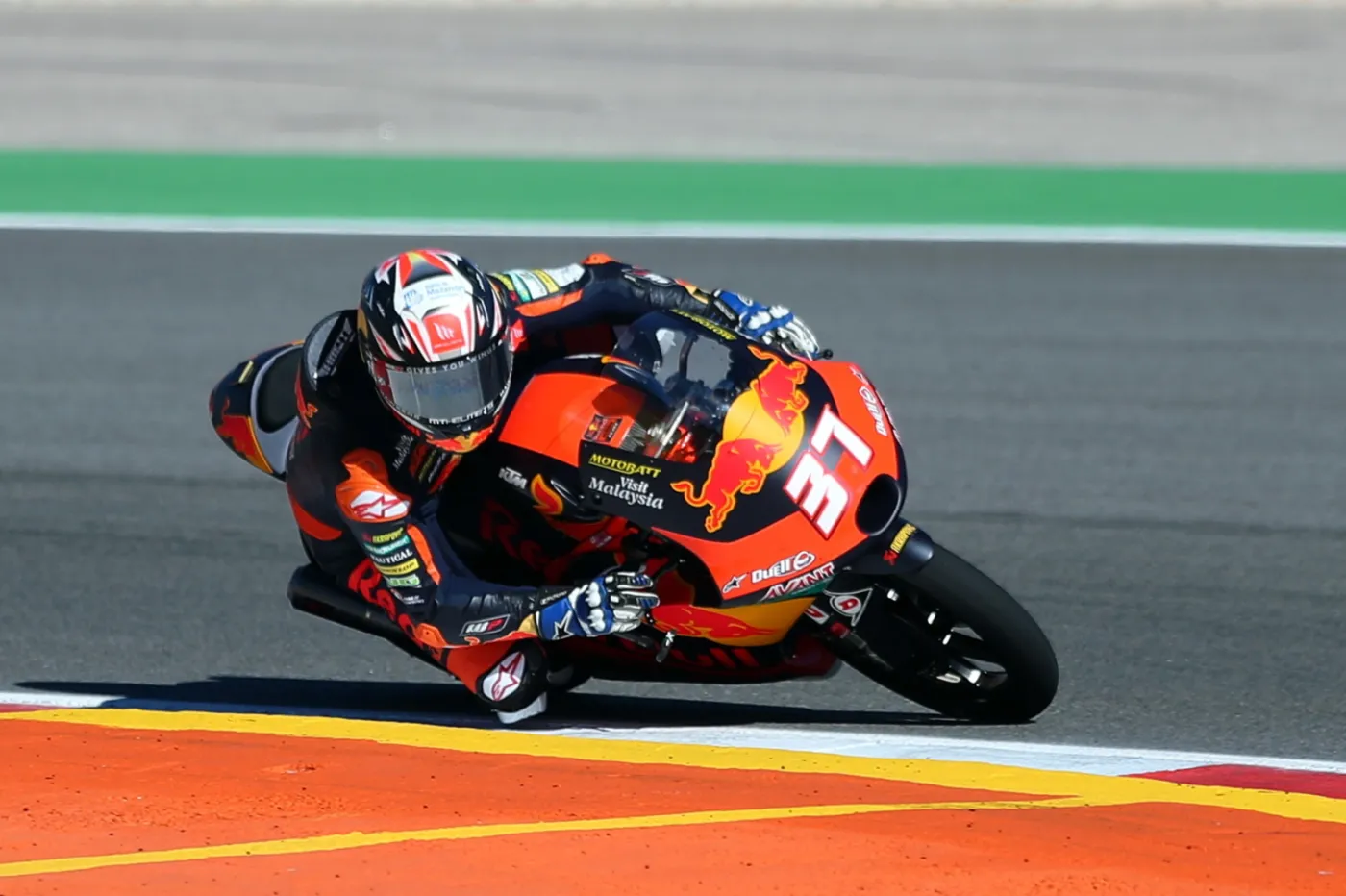 Moto3. Pedro Acosta drugim najmłodszym mistrzem świata w historii