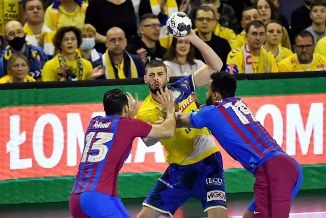Co za mecz! Piłkarze ręczni Łomży Vive Kielce znów lepsi od Barcelony!