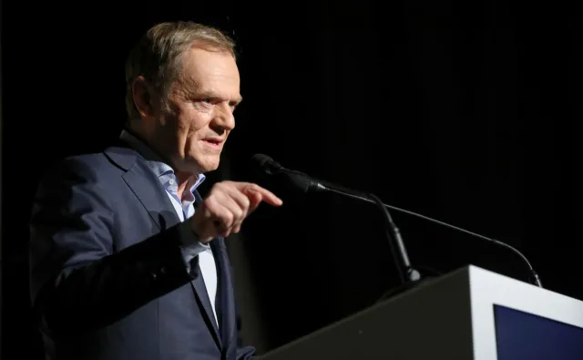 Tusk porównał rządy PiS do "Króla Lwa". "Hieny"