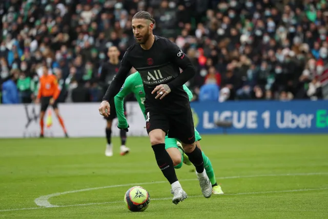 Liga francuska. Debiut Ramosa, Neymar zniesiony na noszach [WIDEO]