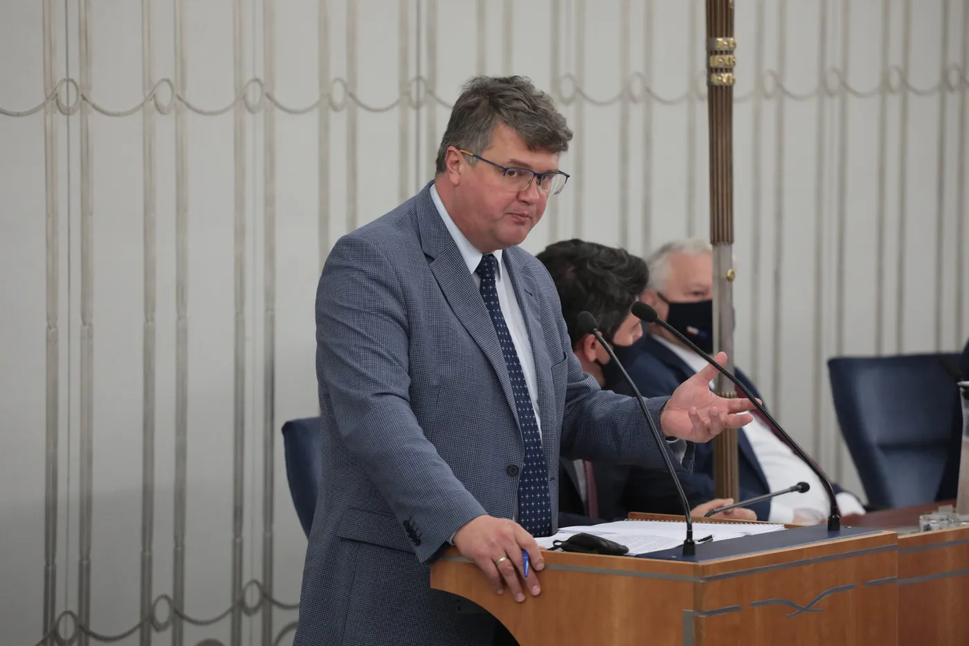 Wąsik: Polska udziela azylu uchodźcom, ale nie imigrantom