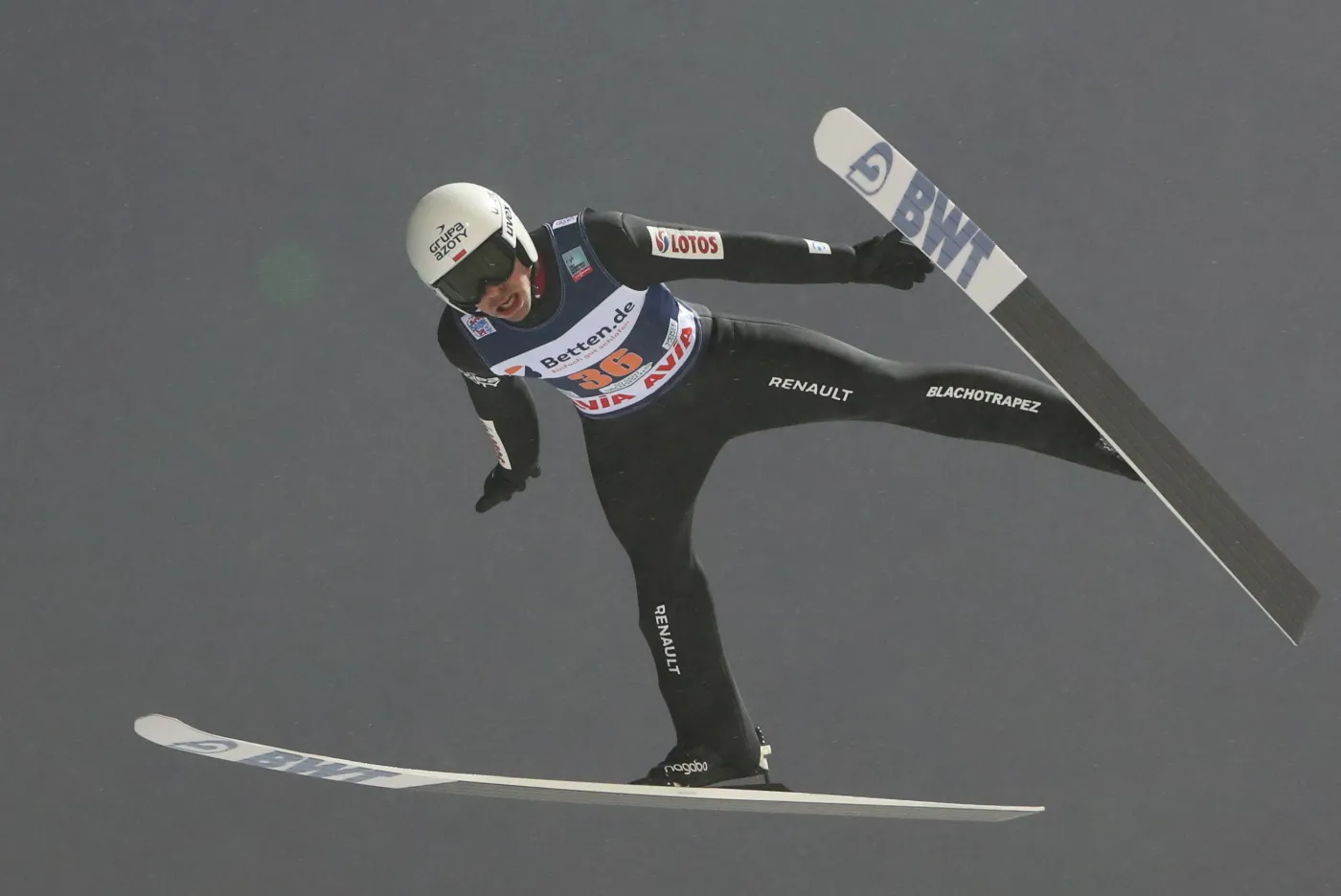 PŚ w skokach. Żyła 14. w Klingenthal, wygrał Kobayashi
