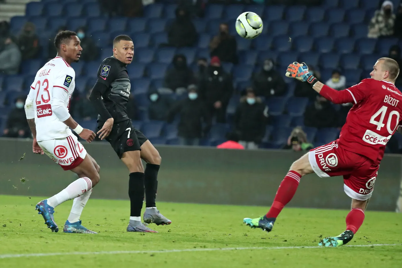 Paris Saint-Germain bez Messiego i Neymara wróciło na zwycięską ścieżkę [WIDEO]