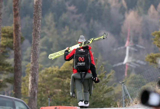 Kamil Stoch wycofany z Turnieju Czterech Skoczni