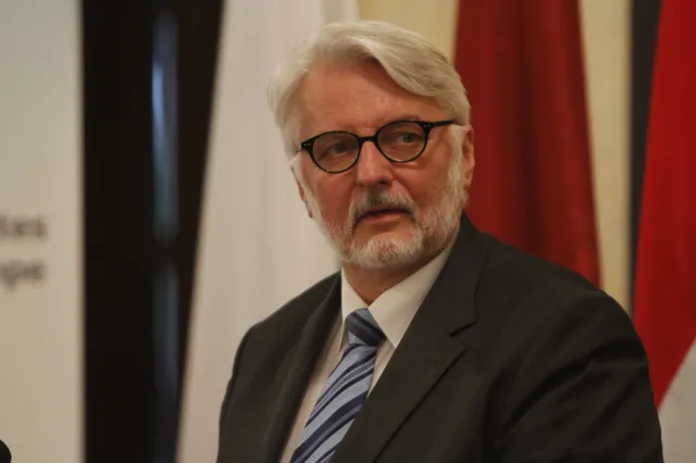 "Trzy kroki, aby powstrzymać Rosję". Waszczykowski: Wojny nie będzie