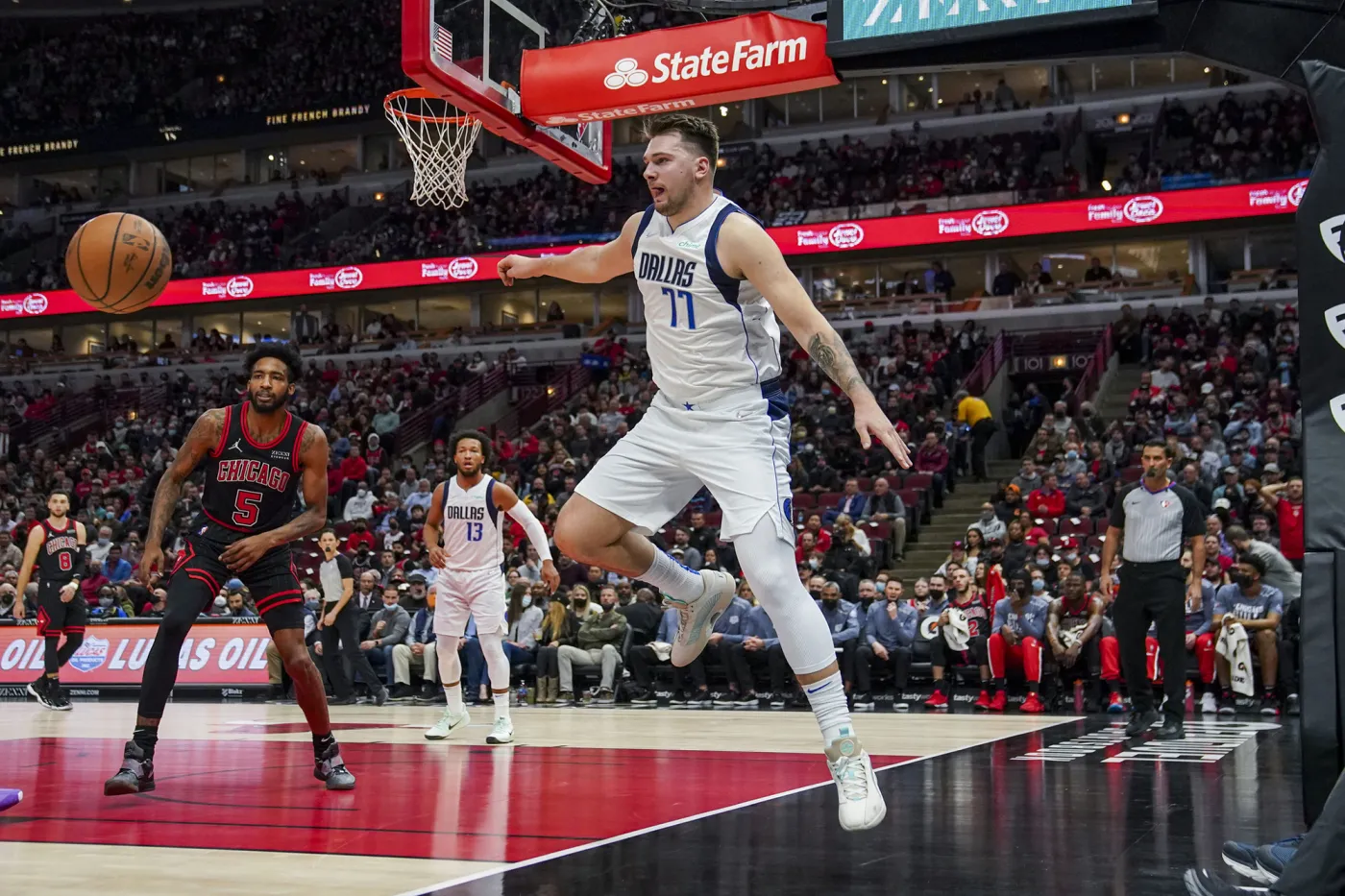 NBA. Suns lepsi od ubiegłorocznych mistrzów. Rekord Luki Doncicia