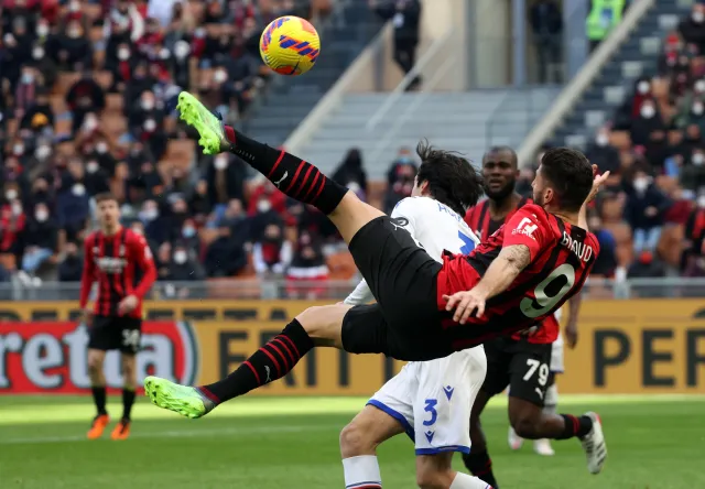 AC Milan wykorzystał szansę i wskoczył na fotel lidera [WIDEO]
