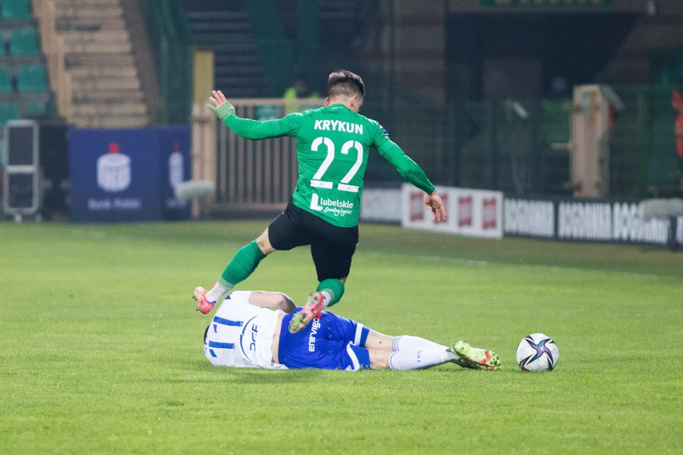 Gol strzelił gola przewrotką. Górnik uciekł ze strefy spadkowej [WIDEO]