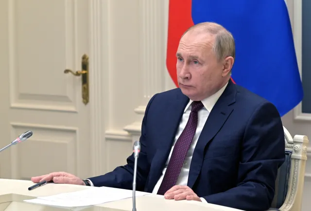 Putin, czyli "stary człowiek w bunkrze". "Potrzebny jest dobry psychiatra"