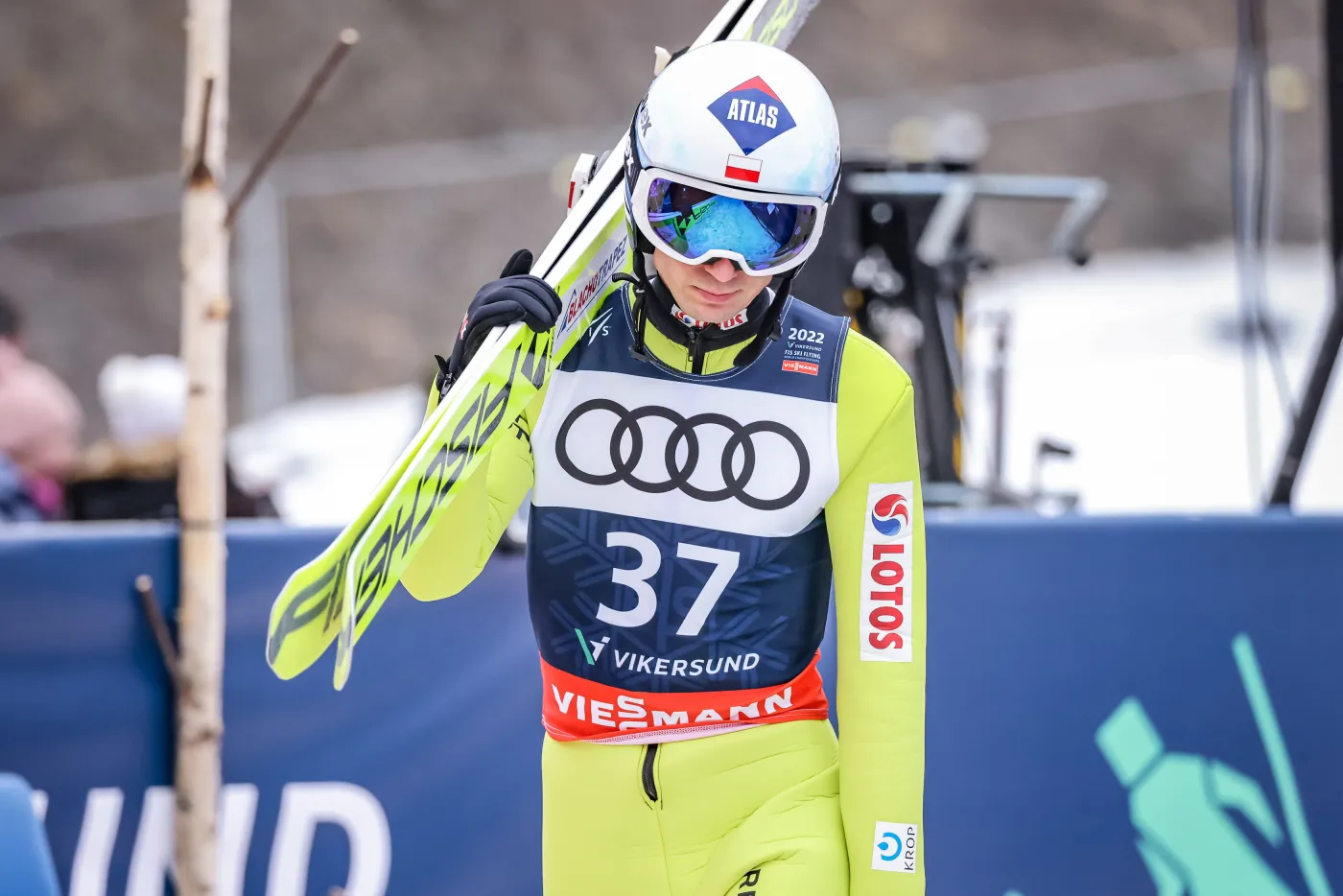 Kamil Stoch zły na siebie. "To nie są loty, to są zwyczajne skoki"