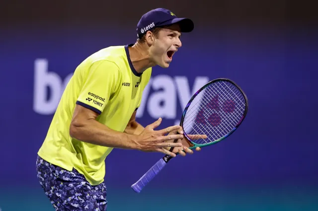 Hubert Hurkacz znalazł pogromcę w Miami. Finał dla Carlosa Alcaraza