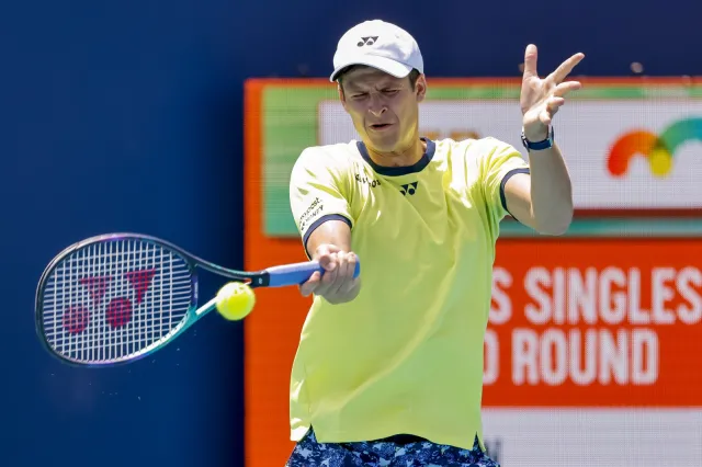 Hubert Hurkacz i John Isner w półfinale debla turnieju w Miami