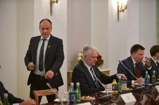 Kukiz o Ukraińcach: 500 plus w bonach żywnościowych, ewentualnie gotówka