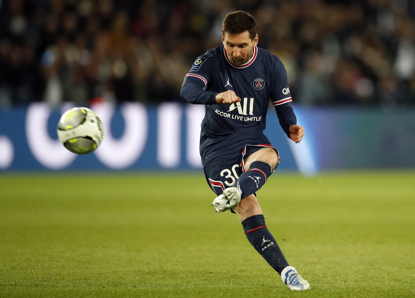 Kapitalny gol Messiego. Paris Saint-Germain postawiło pieczęć na mistrzostwie [WIDEO]