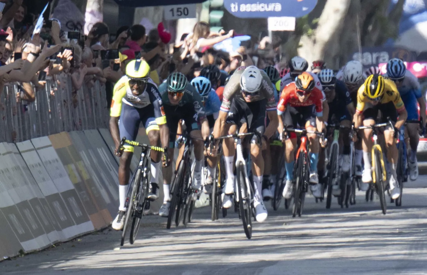 Alberto Dainese pierwszy na mecie 11. etapu Giro d'Italia