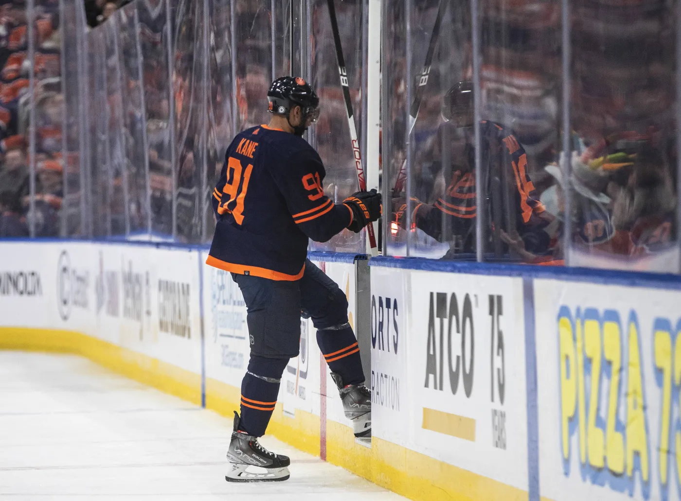 Liga NHL: Hat-trick w ciągu sześciu minut Evandera Kane'a