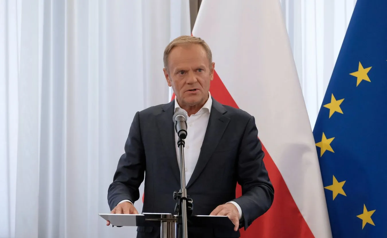 Tusk drwi z Kaczyńskiego: Nie powiedzieli mu jeszcze, po ile jest benzyna