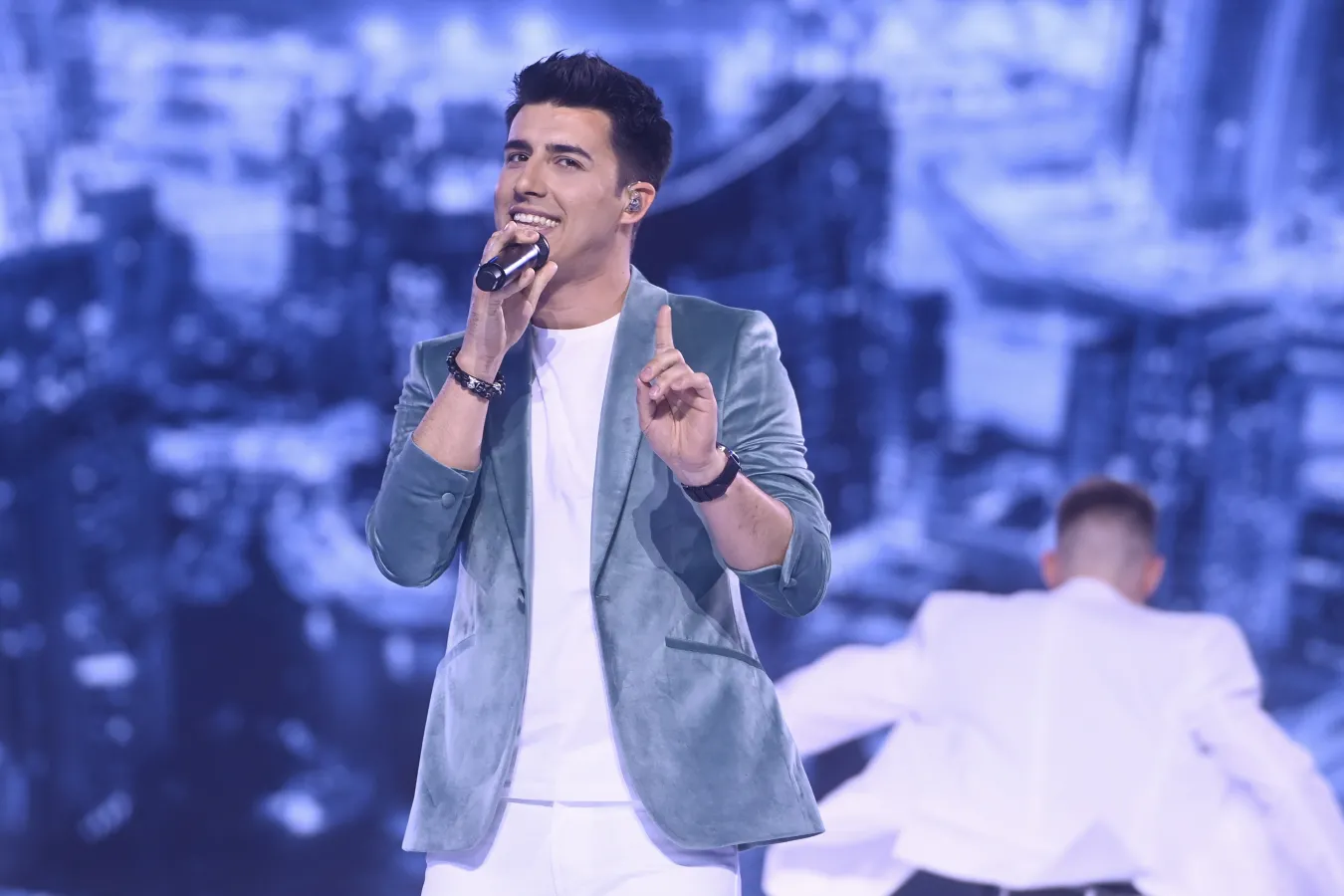 Filip Lato przed Opolem przedstawia nagranie "Lepiej mieć"